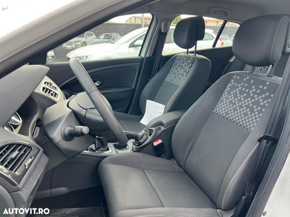 Renault Megane 1.5 dCi Expression - 11