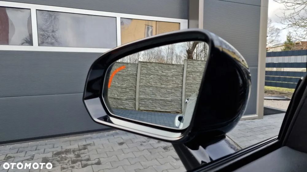 Volvo V90 T8 AWD Plug-In Hybrid R-Design - 34