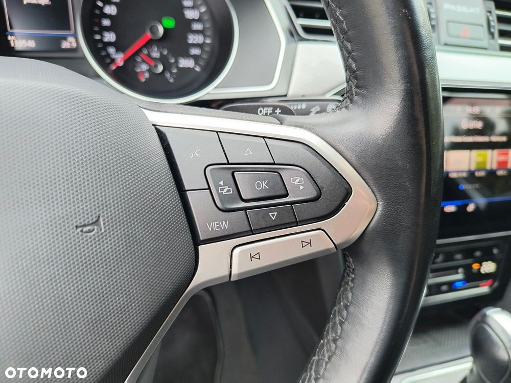 Volkswagen Passat - 19