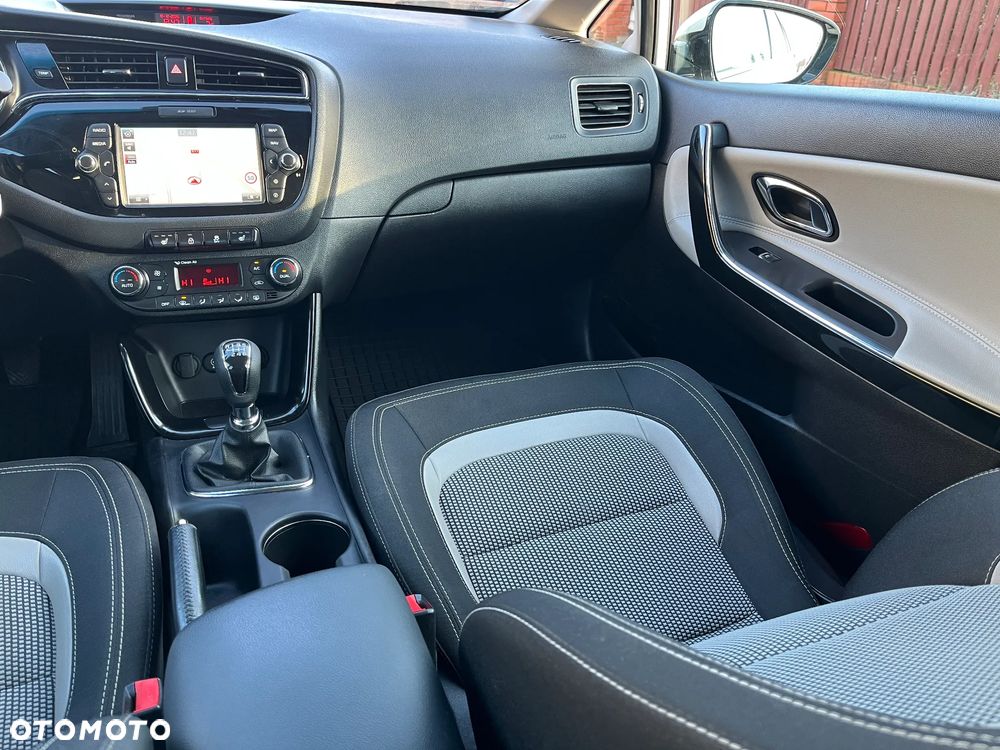 Kia Ceed 1.6 GDI L Business Line - 17