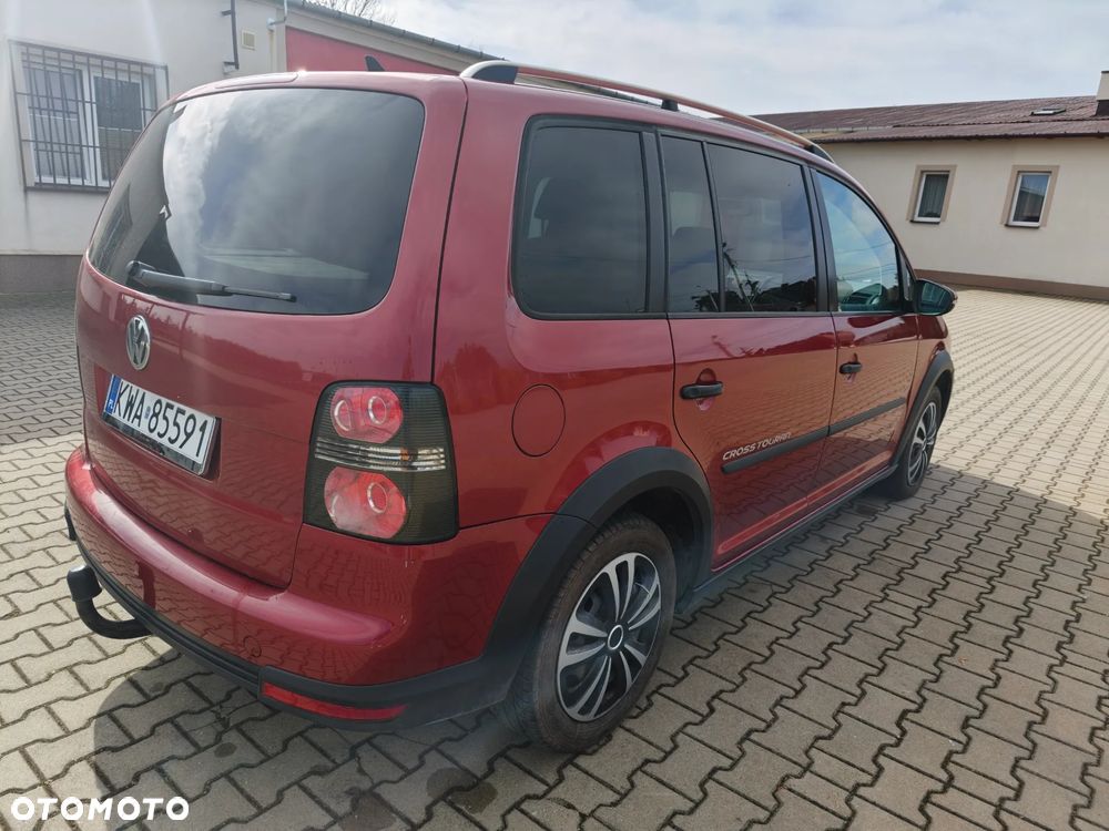 Volkswagen Touran 2.0 TDI DPF Cross - 5