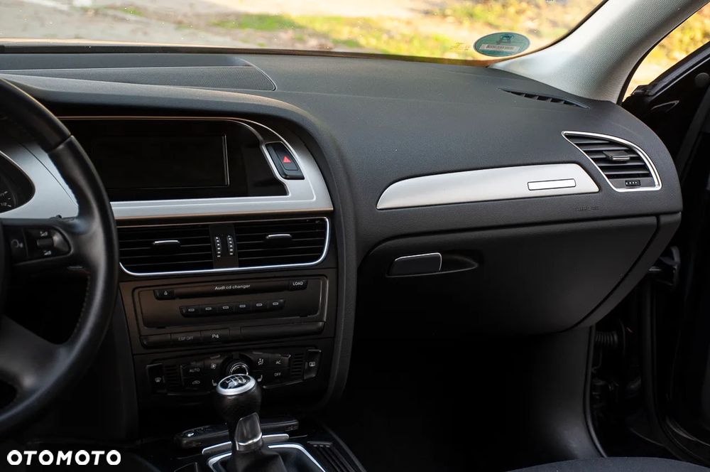 Audi A4 Avant 2.0 TDI DPF quattro Ambition - 29