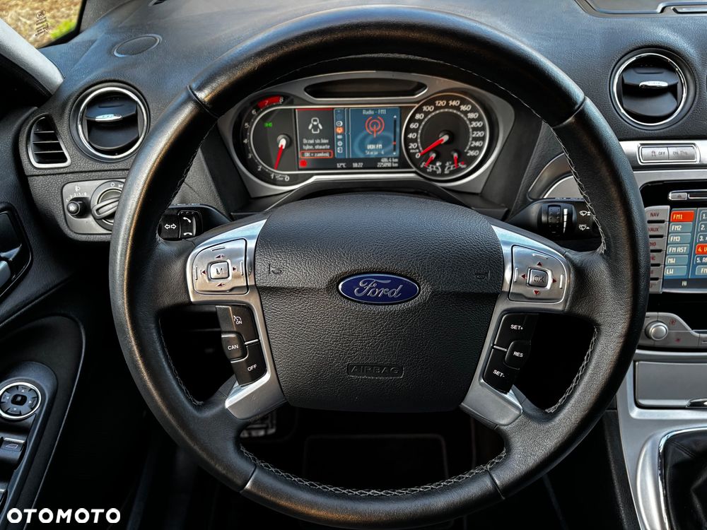 Ford S-Max 2.0 Titanium - 25