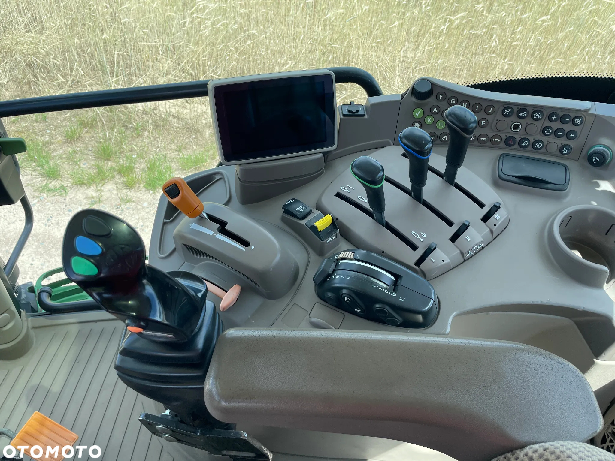 John Deere 6105R - 14