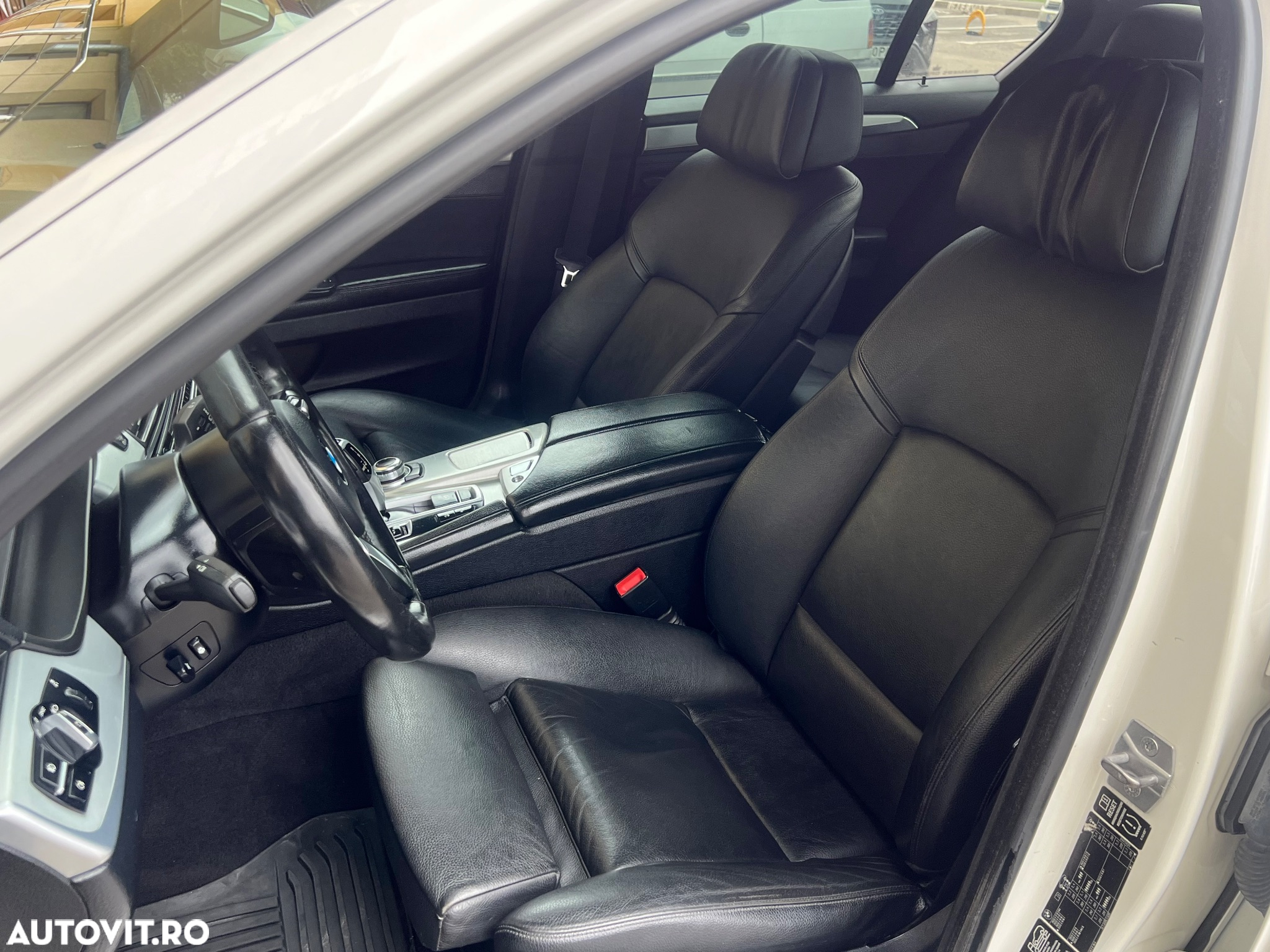 BMW Seria 5 520d xDrive - 17