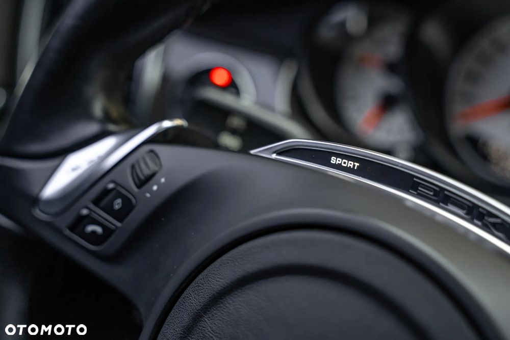 Porsche Panamera Turbo PDK - 24