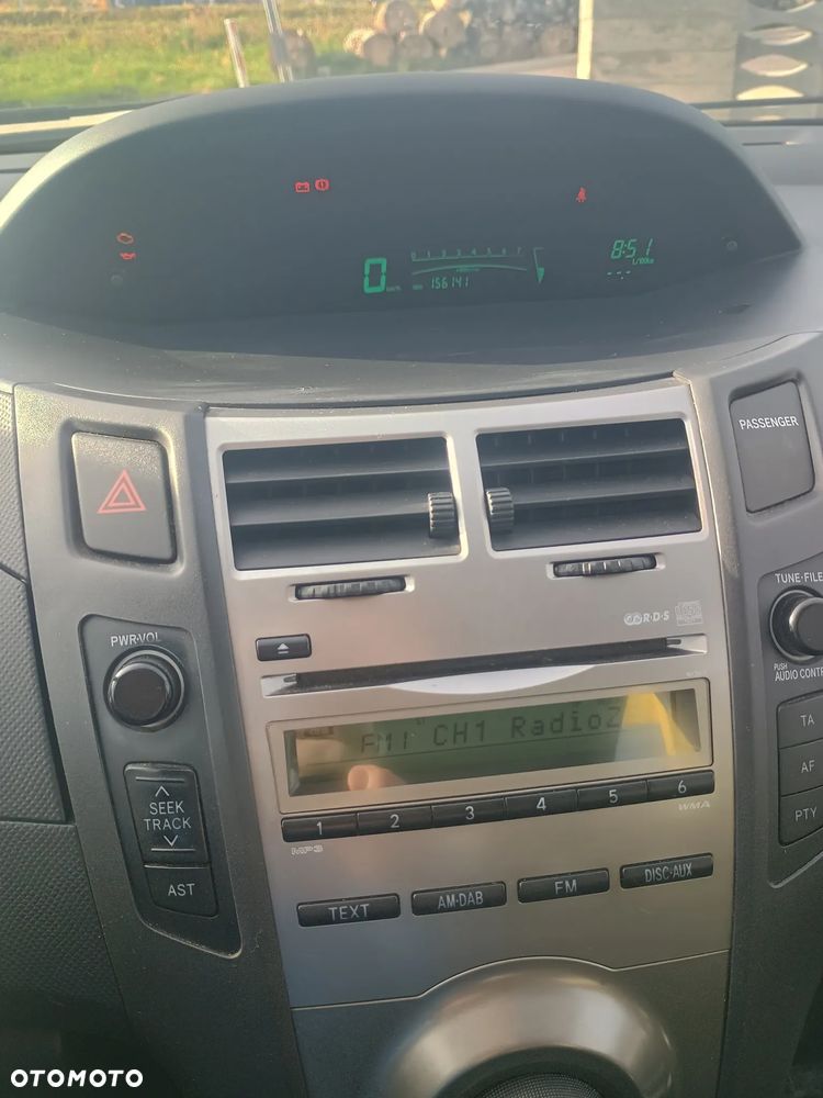 Toyota Yaris - 8