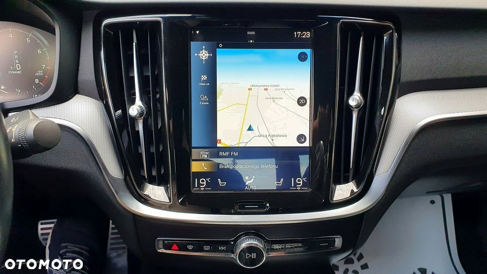 Volvo S60 T4 R-Design - 34