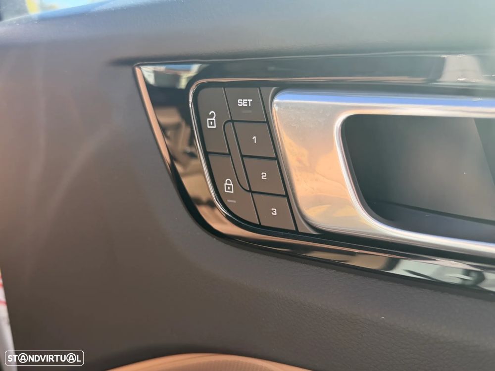 Porsche Cayenne E-Hybrid Tiptronic S Black Edition — fotografia 17