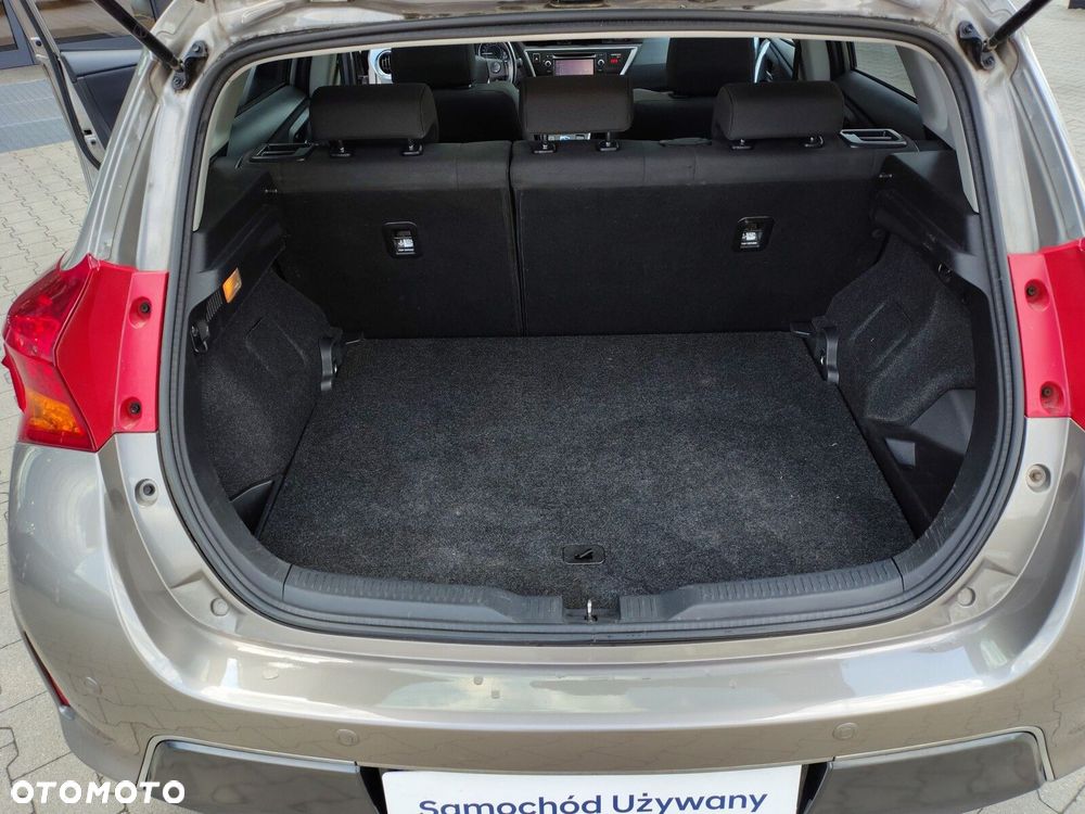 Toyota Auris Hybrid 135 Premium - 29
