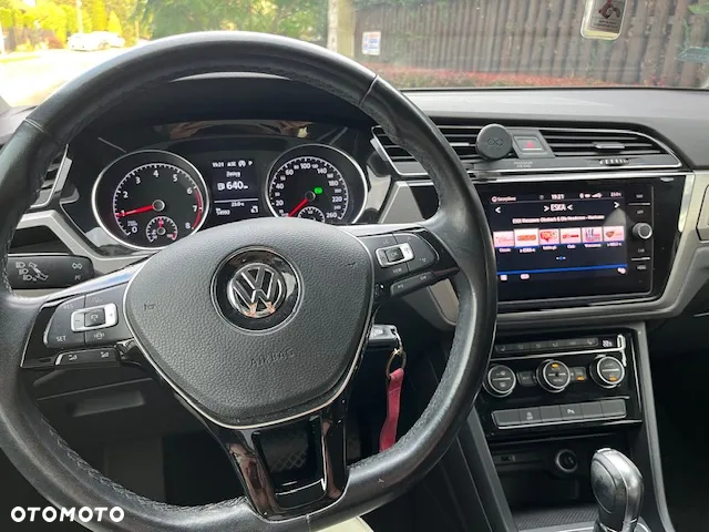 Volkswagen Touran - 14