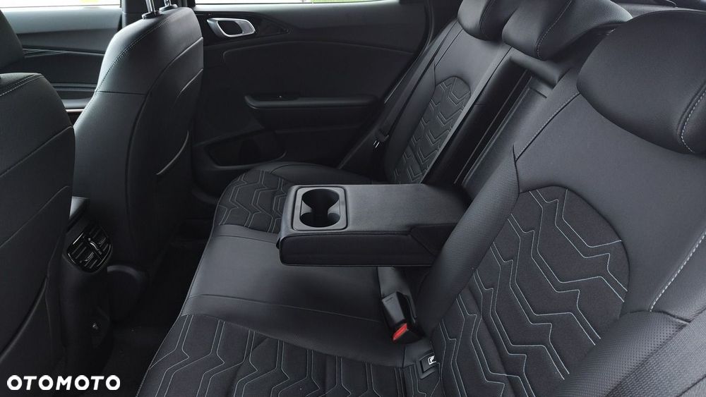 Kia XCeed - 14