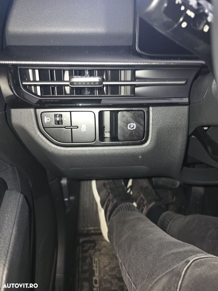 Kia Sportage PE 1.6 T-GDI 7DCT 4x2 Urban - 19