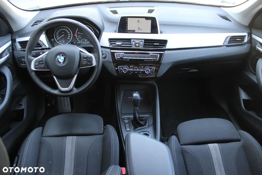 BMW X1 xDrive20i Advantage - 16