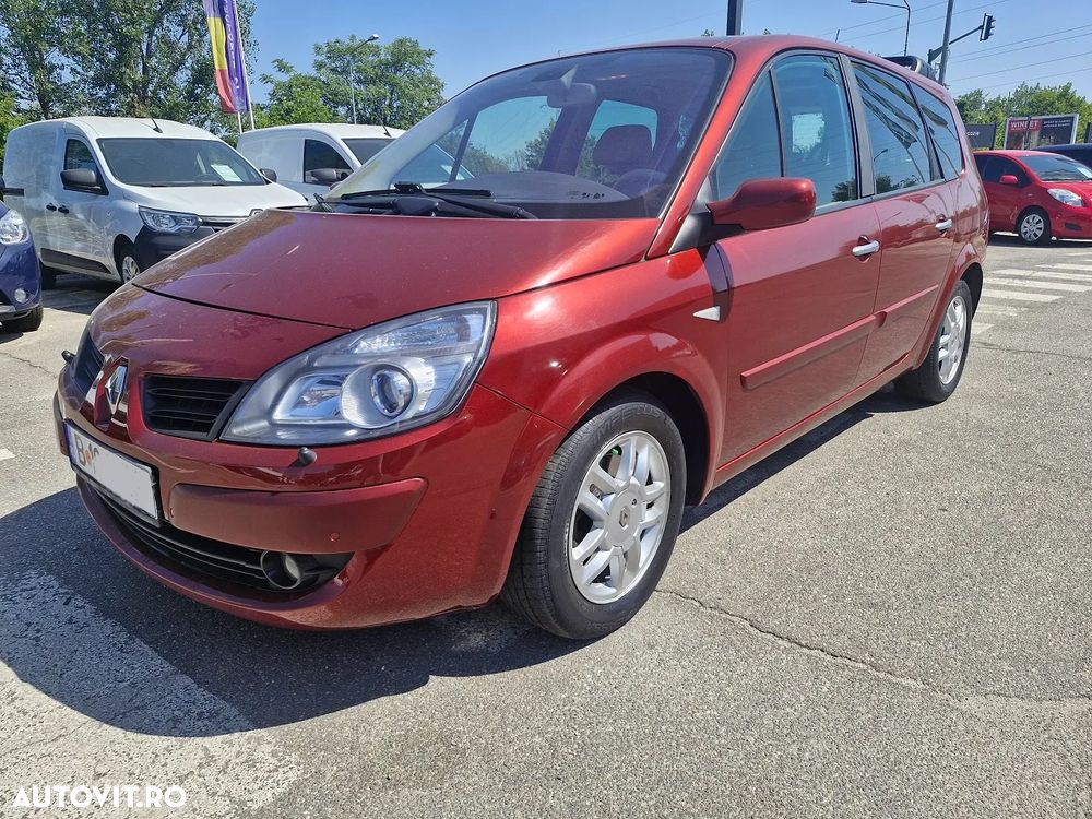 Renault Grand Scenic - 1