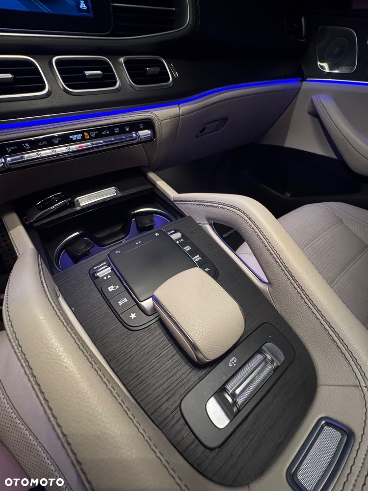 Mercedes-Benz GLS - 11