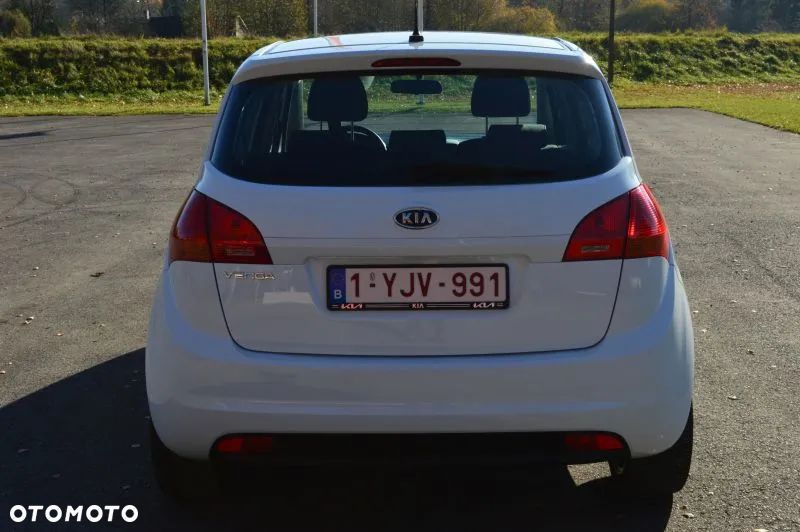 Kia Venga - 7