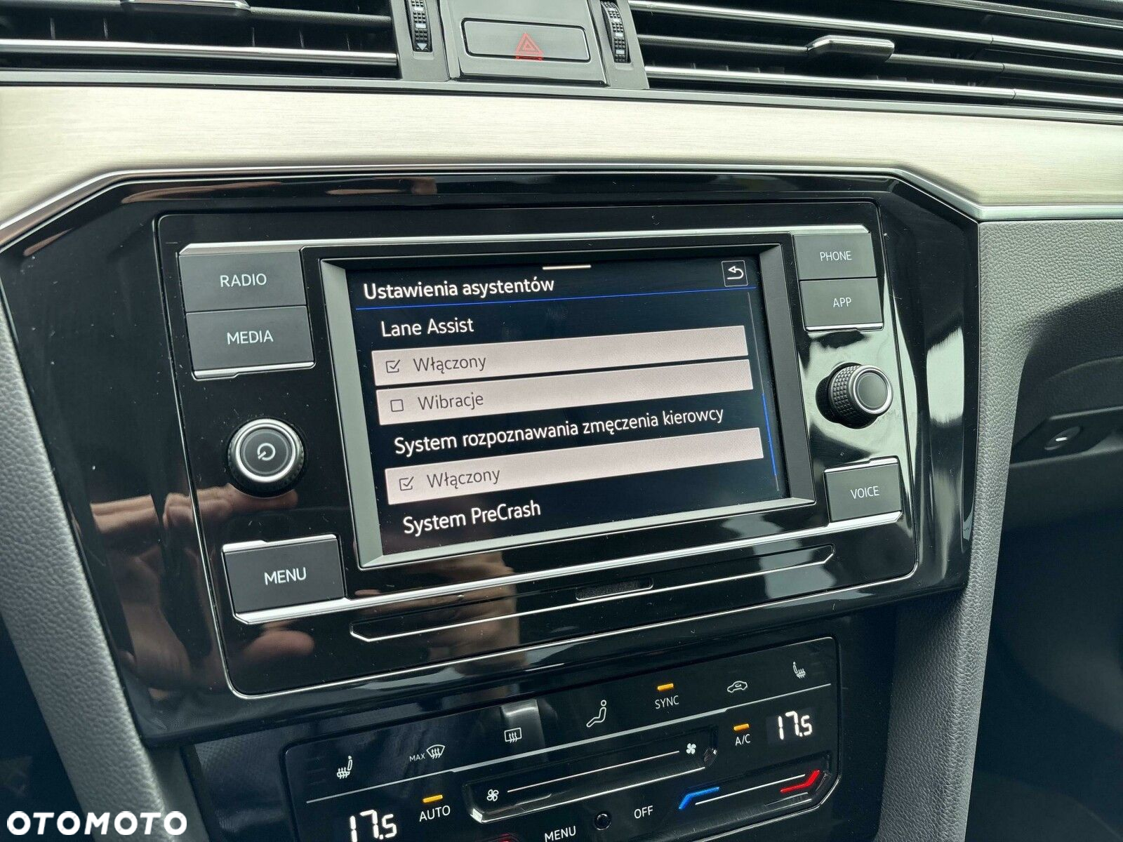 Volkswagen Passat 2.0 TSI Elegance DSG - 23