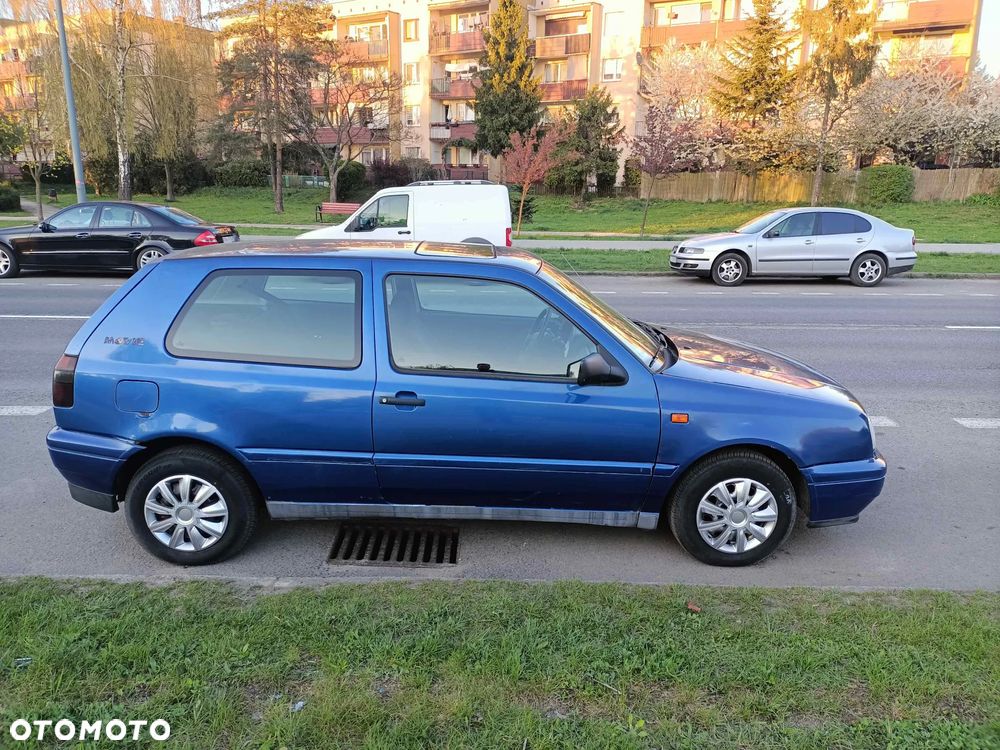 Volkswagen Golf 1.6 GL - 2