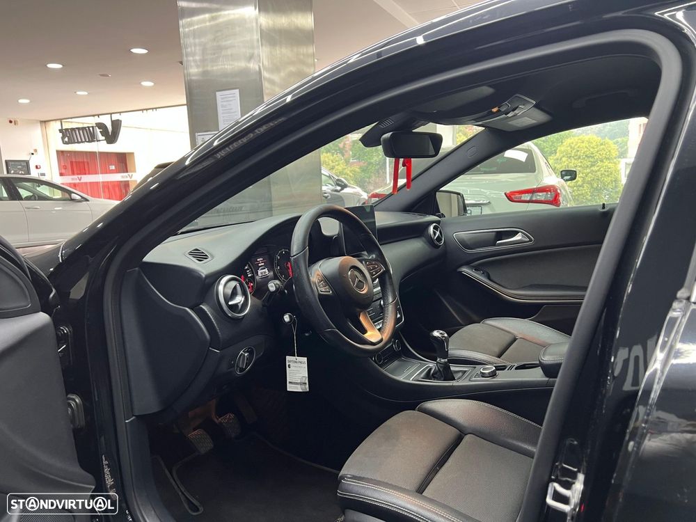 Mercedes-Benz A 180 d AMG Line - 43