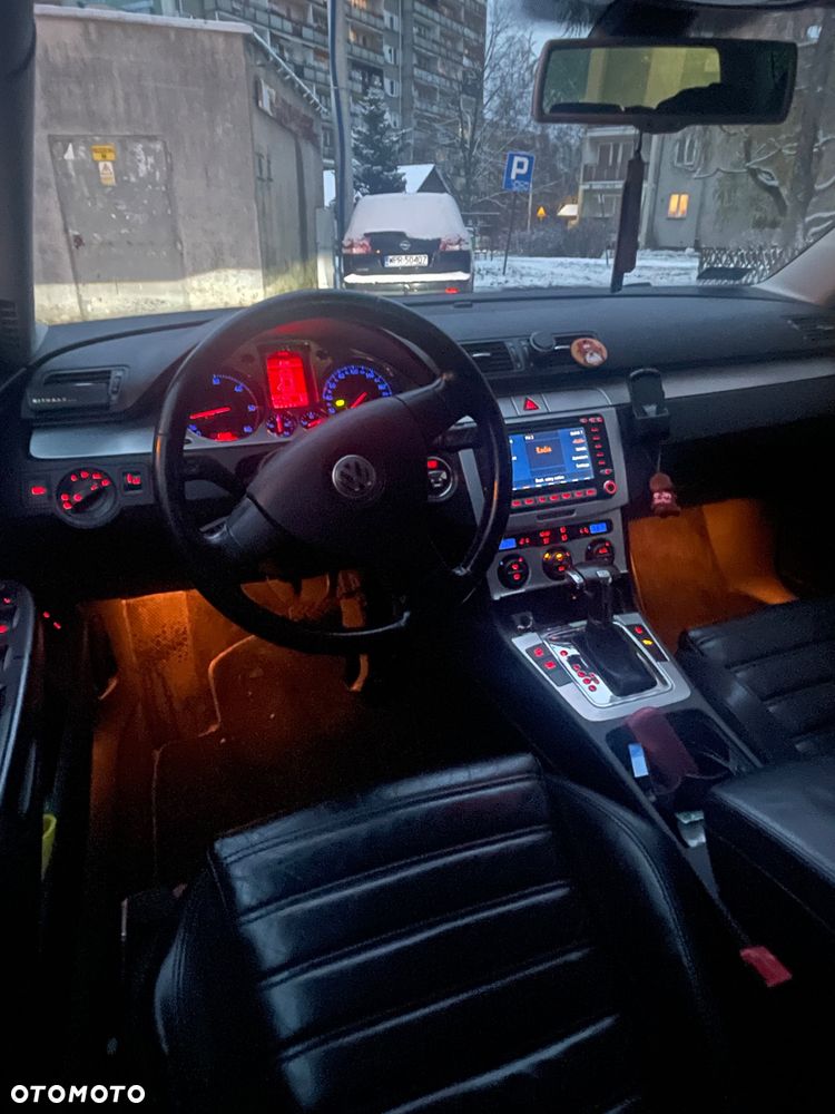 Volkswagen Passat - 1