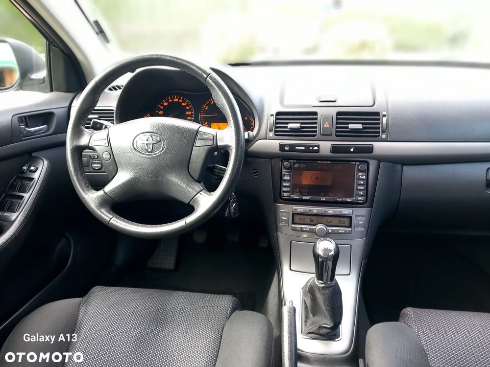 Toyota Avensis 2.0 VVT-i Travel - 11