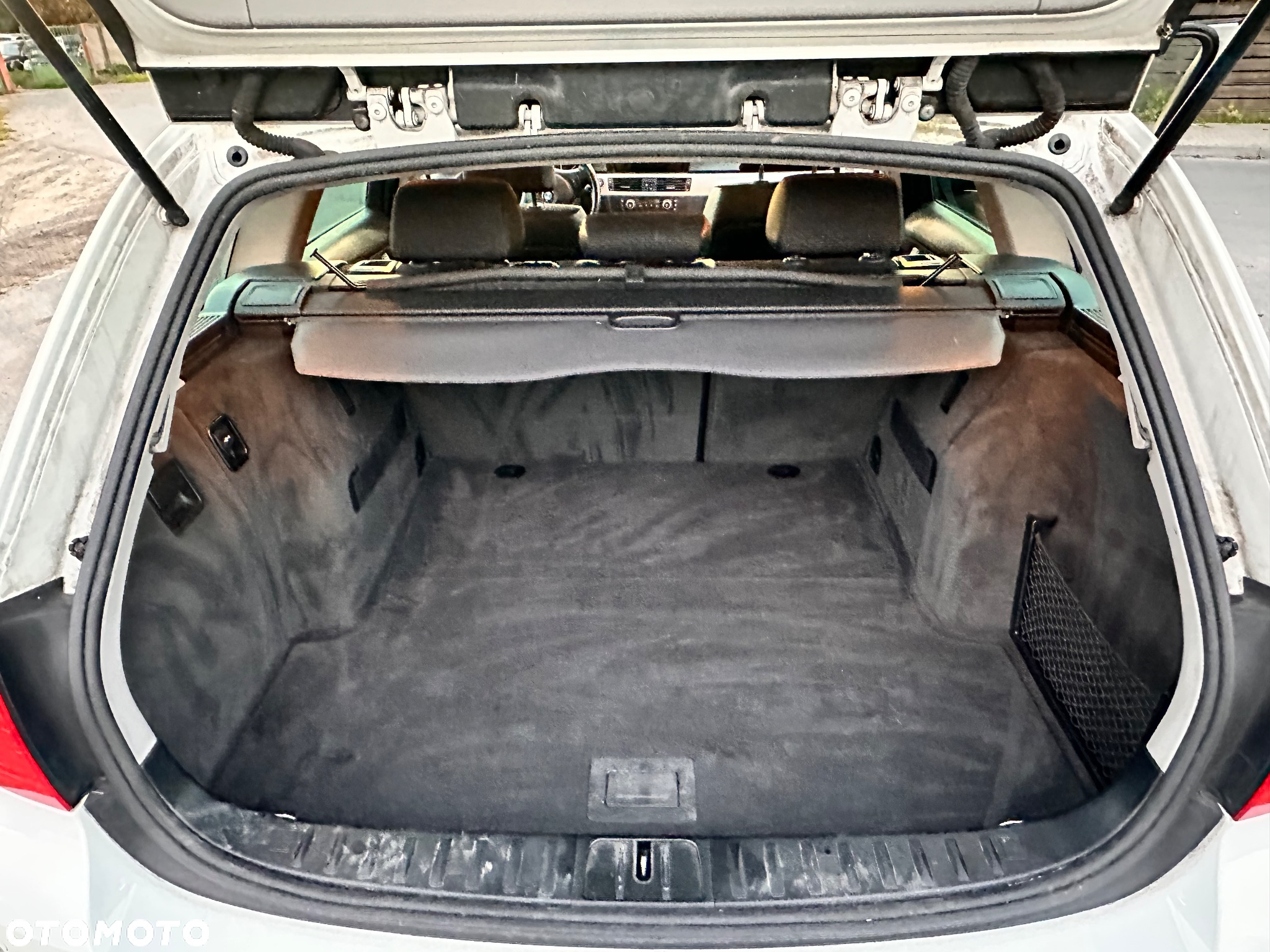 BMW Seria 3 320i Touring - 14