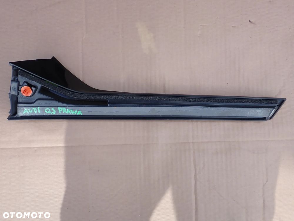 AUDI Q3 83A LISTWA KLAPY PRAWA 83A854872 - 2