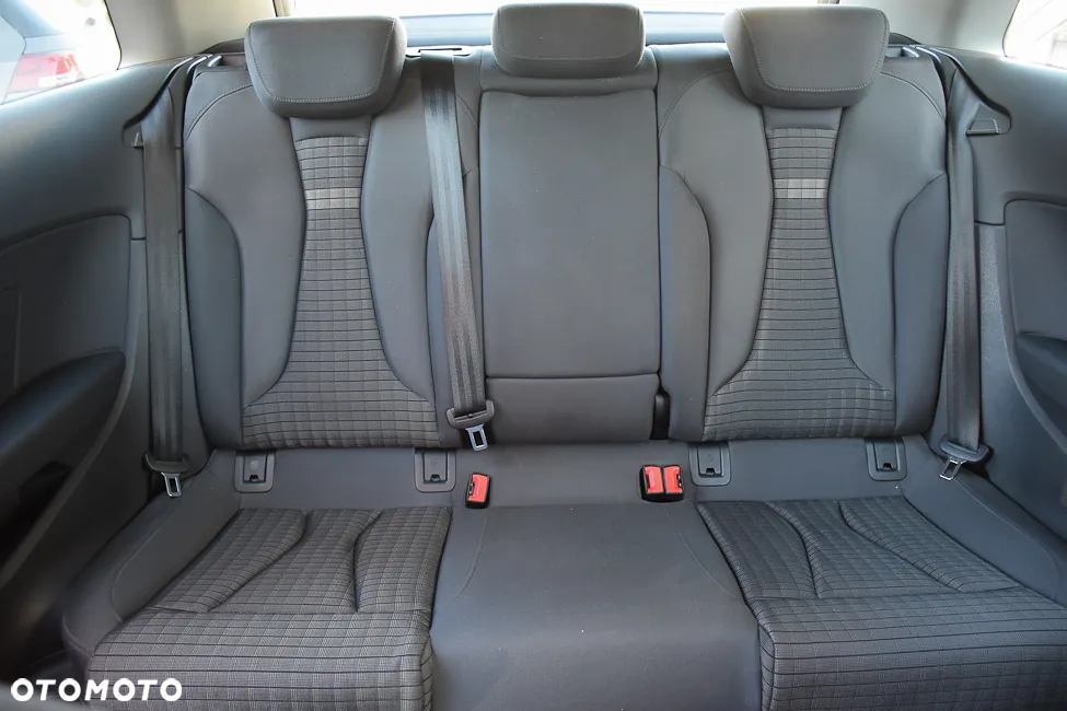 Audi A3 1.8 TFSI quattro S tronic S line Sportpaket - 32