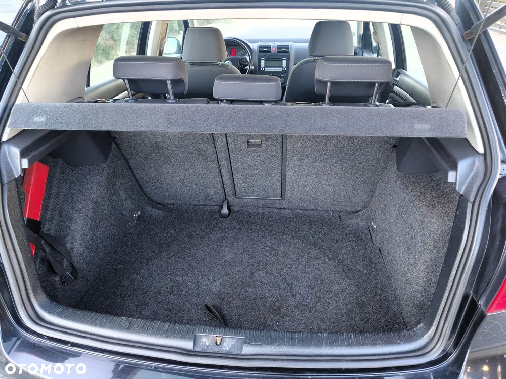 Volkswagen Golf 1.9 TDI DPF United BlueMotion - 24