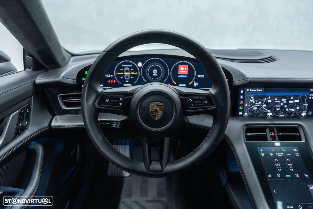 Porsche Taycan Turbo - 23