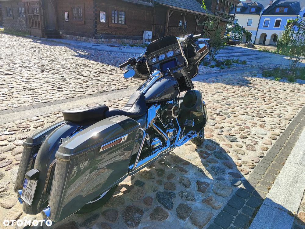 Harley-Davidson Touring Street Glide - 12
