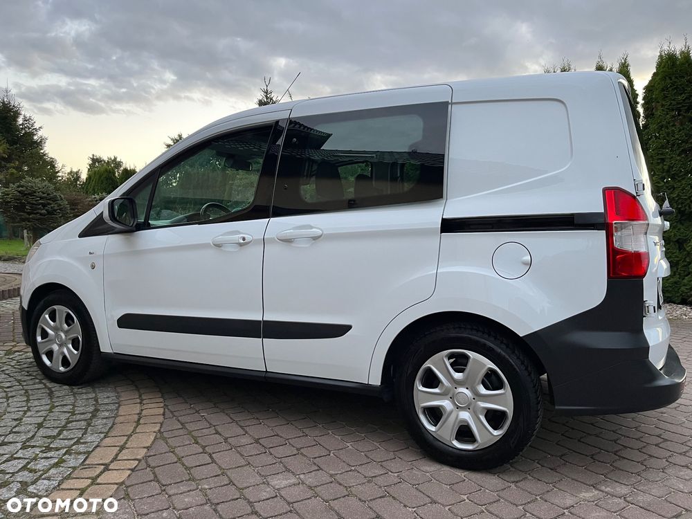 Ford Transit Courier ver-1-0-l-ecoboost-trend - 9