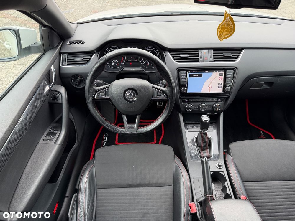 Skoda Octavia 2.0 TDI DSG RS - 13