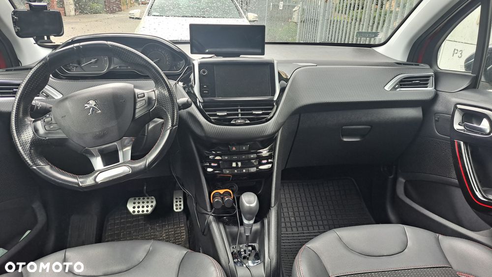 Peugeot 208 1.2 PureTech Allure S&S EAT6 - 8