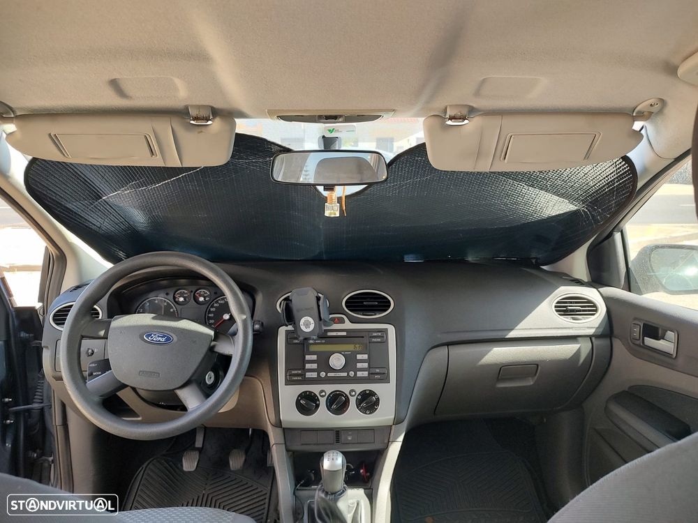 Ford Focus SW 1.4 Trend - 29