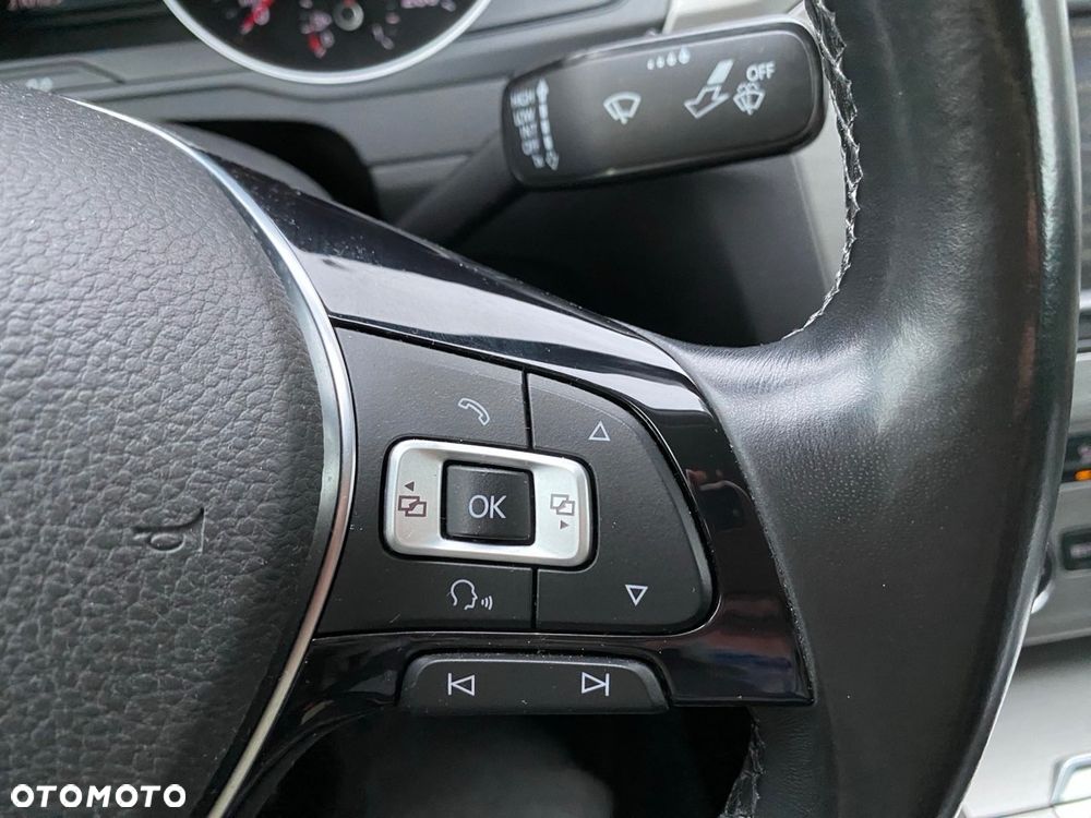Volkswagen Passat 1.6 TDI BMT Trendline - 21