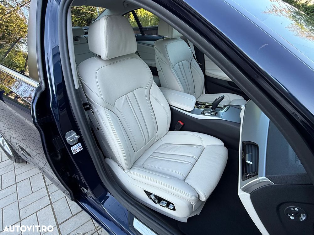 BMW Seria 5 530e Aut. Luxury Line - 7