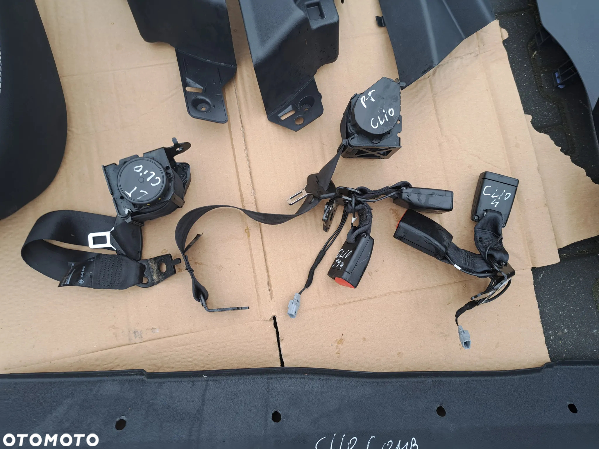 Renault Clio IV kombi kanapa tył fotele wykładzina pasy tylne plastiki tył komplet przekładka societa - 4