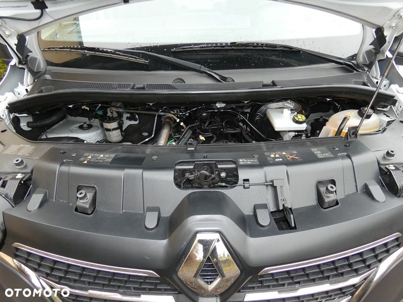 Renault Master, kontener, bliźniaki 16, LED - 13