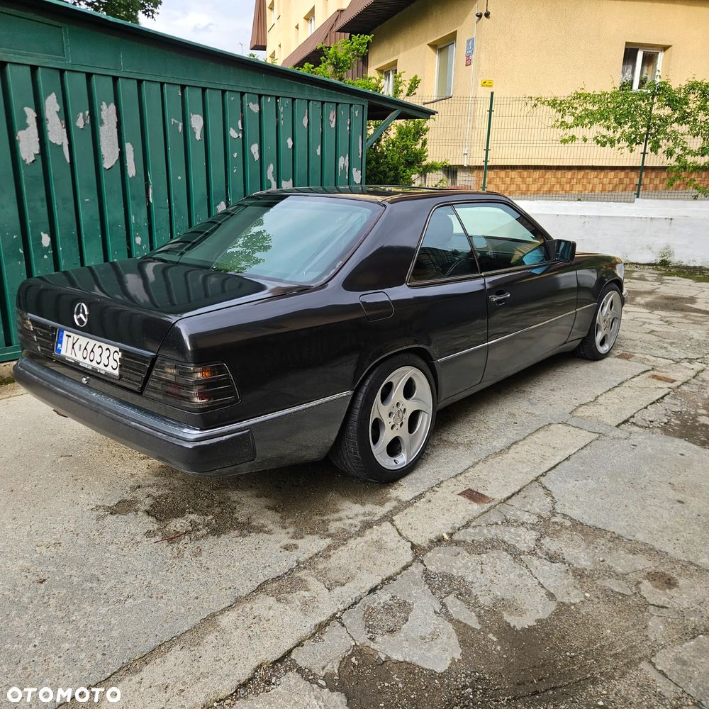 Mercedes-Benz W124 (1984-1993) - 16