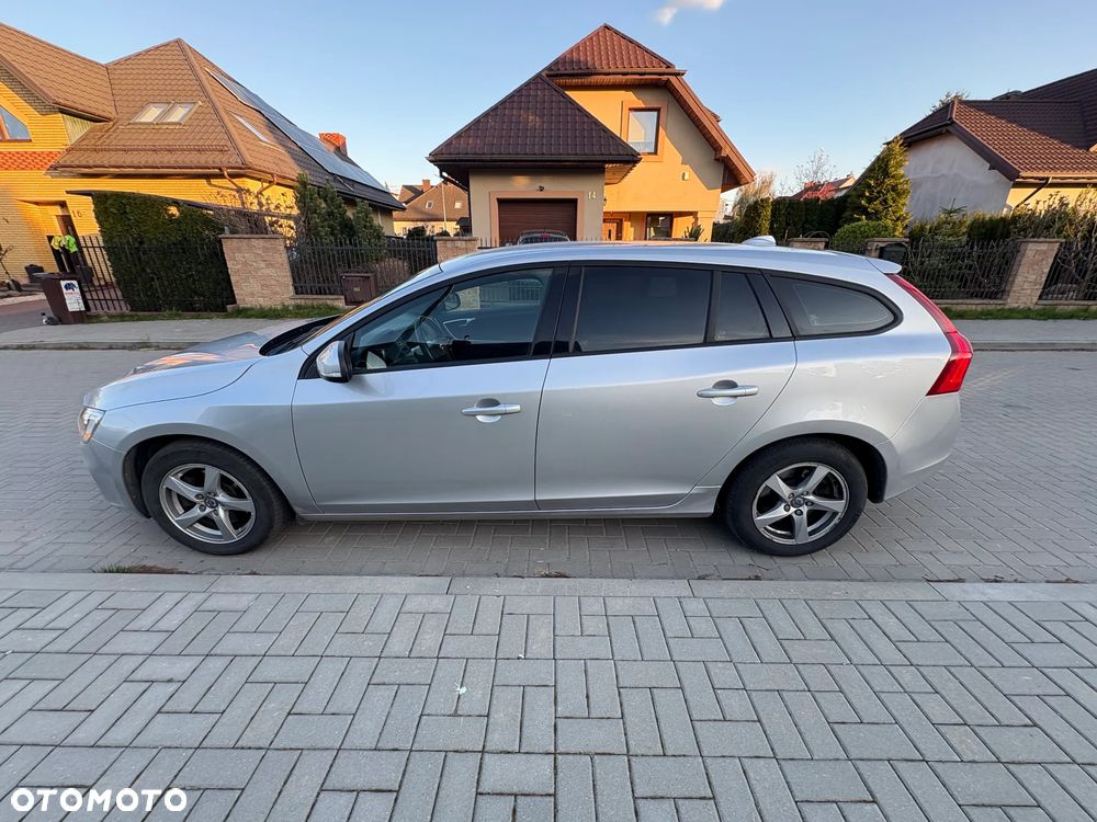 Volvo V60 T3 Kinetic - 5