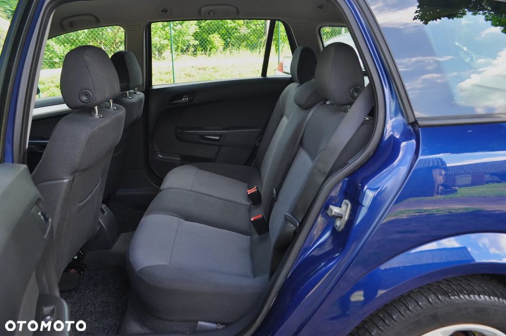 Opel Astra 1.4 NJoy - 28