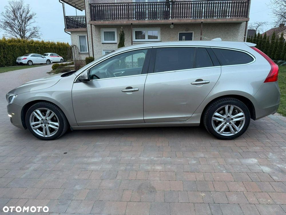 Volvo V60 D3 Momentum - 10