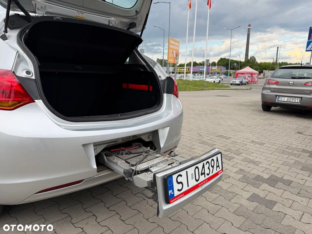 Opel Astra 1.6 Essentia - 12