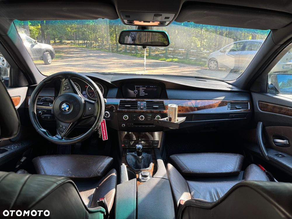 BMW Seria 5 525d - 10