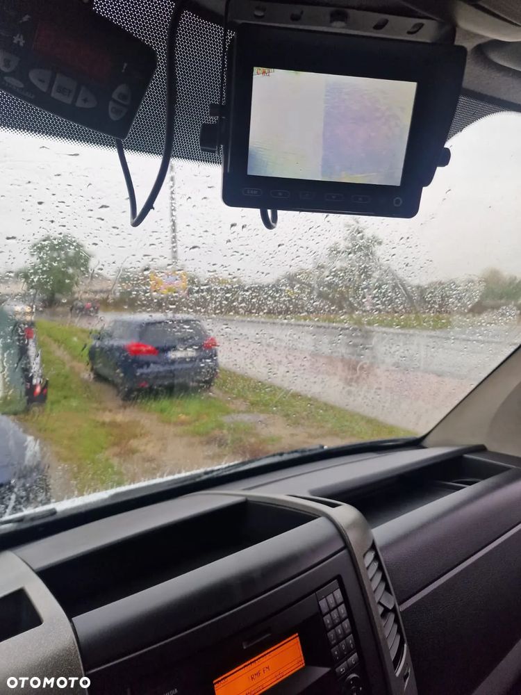 Mercedes-Benz Sprinter - 13