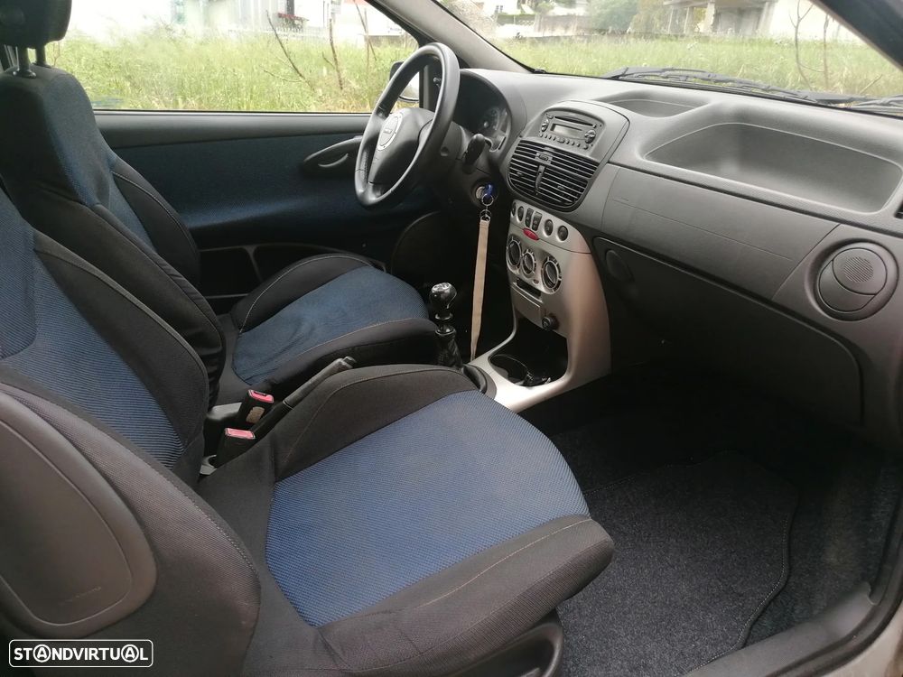 Fiat Punto 1.2 16V 80 Sport - 6