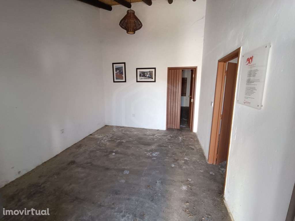 Moradia T1 no Coração da Aldeia do Azinhal, Martim Longo, Alcoutim,... - Grande imagem: 5/16