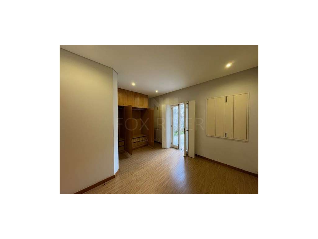 Apartamento T1 para arrendamento no centro histórico de Viana do Ca... - Grande imagem: 5/9